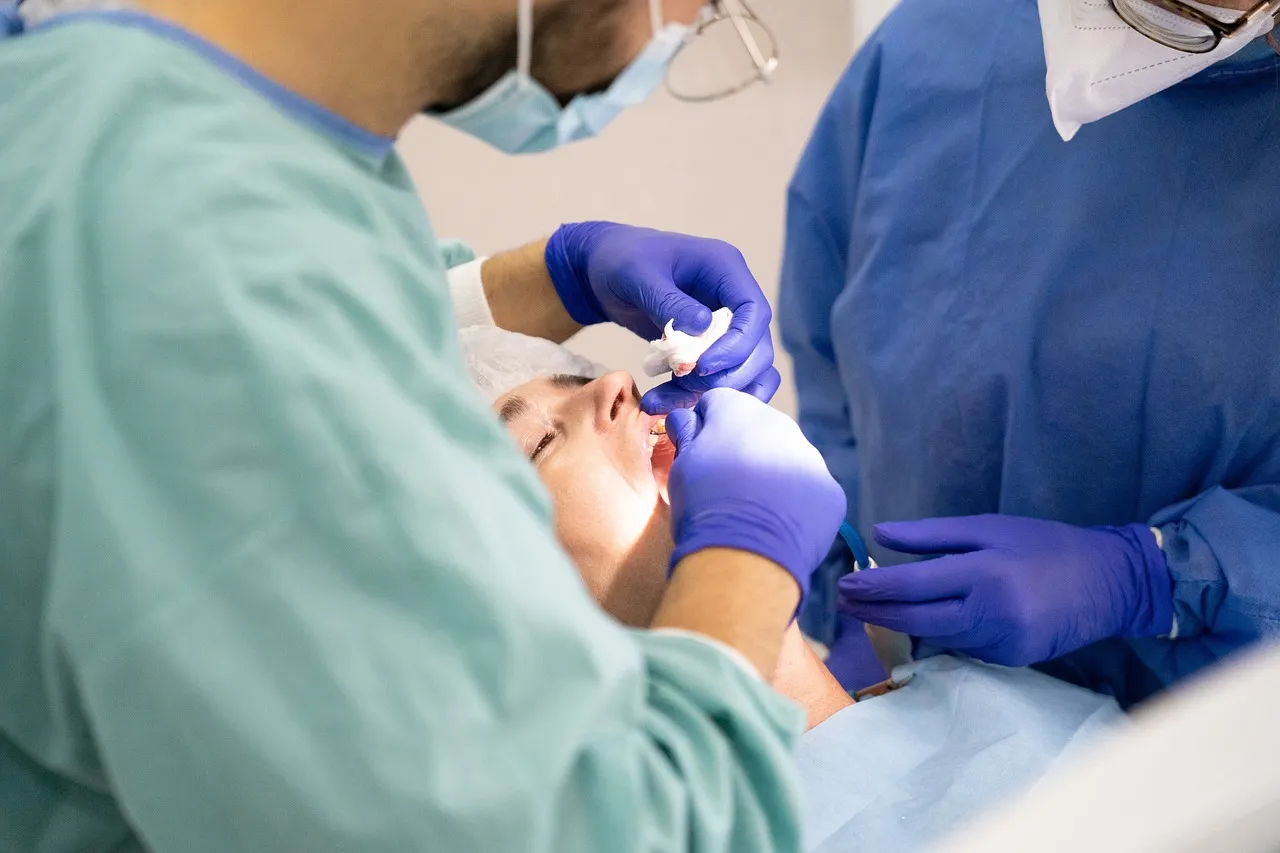 Implantes dentales Málaga todo lo que necesitas saber antes de colocarlos