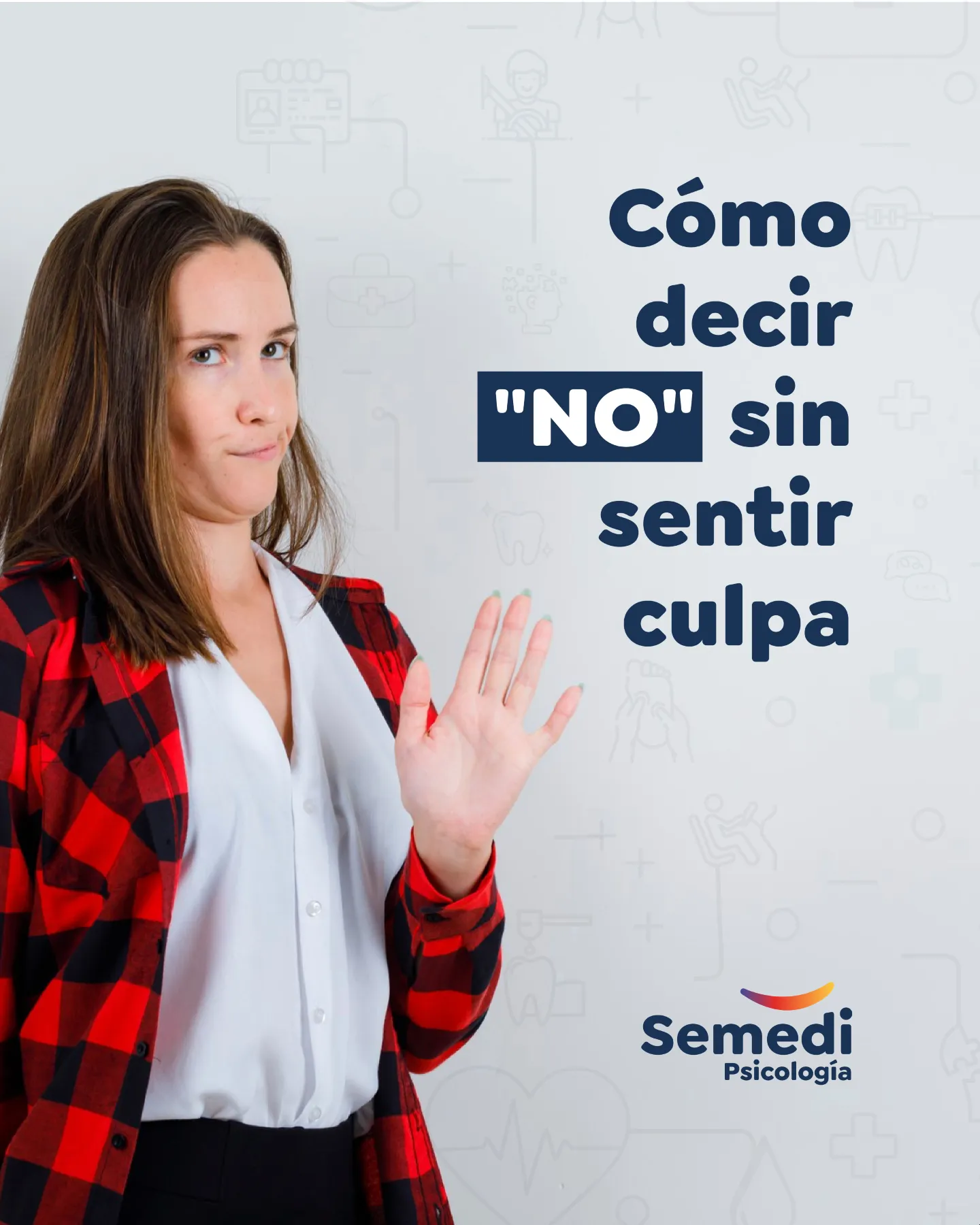 Mujer aprende a poner límites con la palma en alto, psicología de Semedi en Málaga
